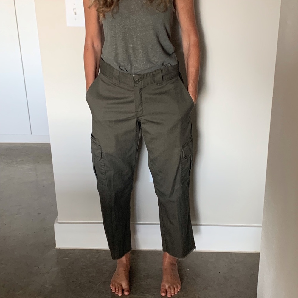 DICKIES women’s cropped cargo pants